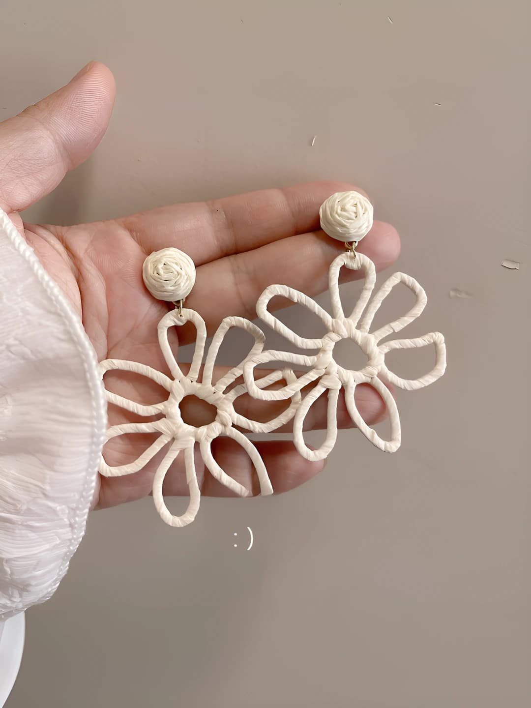 White woven large flower