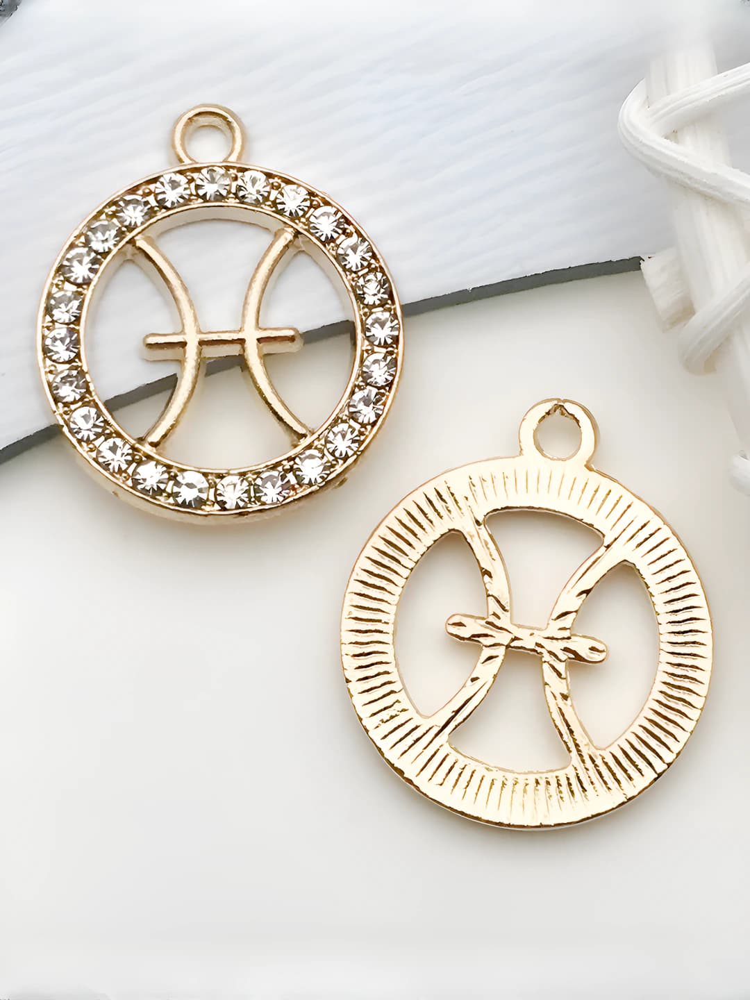1 шт. бриллиантовый знак - Рыбы 18x21mm-1.4g