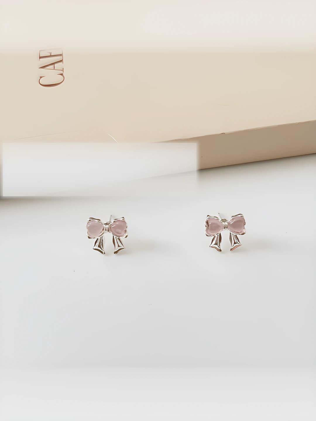 Retro bow stud earrings for women, natural style, simple design