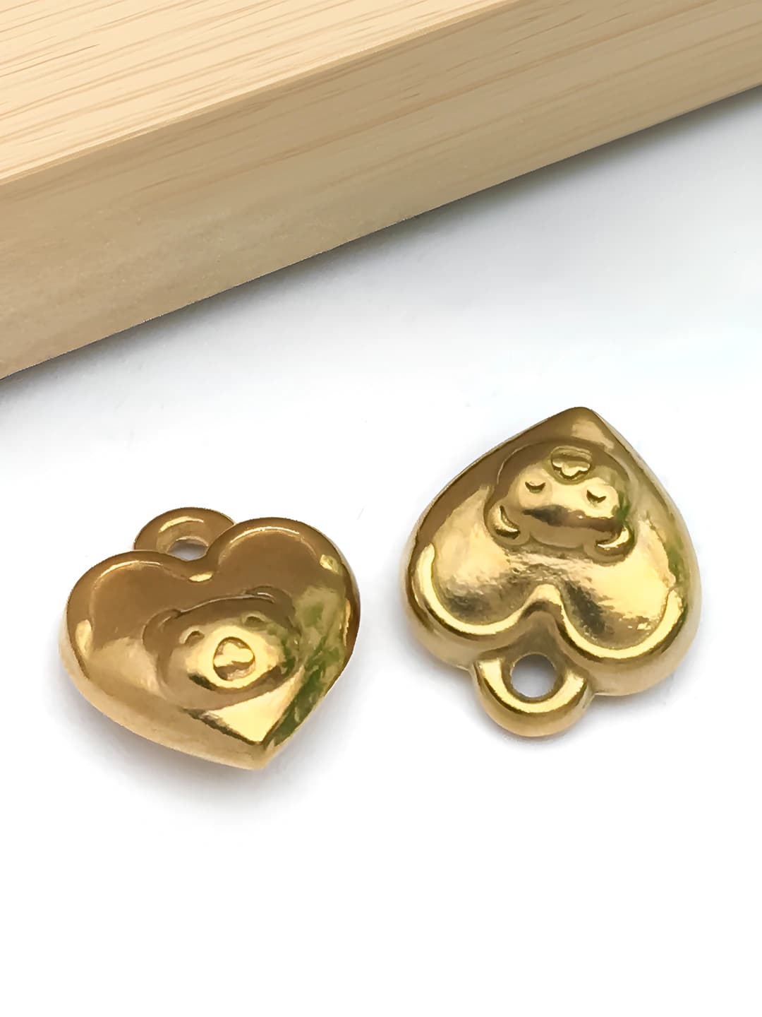 Золотой стальной медвежонок с сердцем, 12x14x6mm