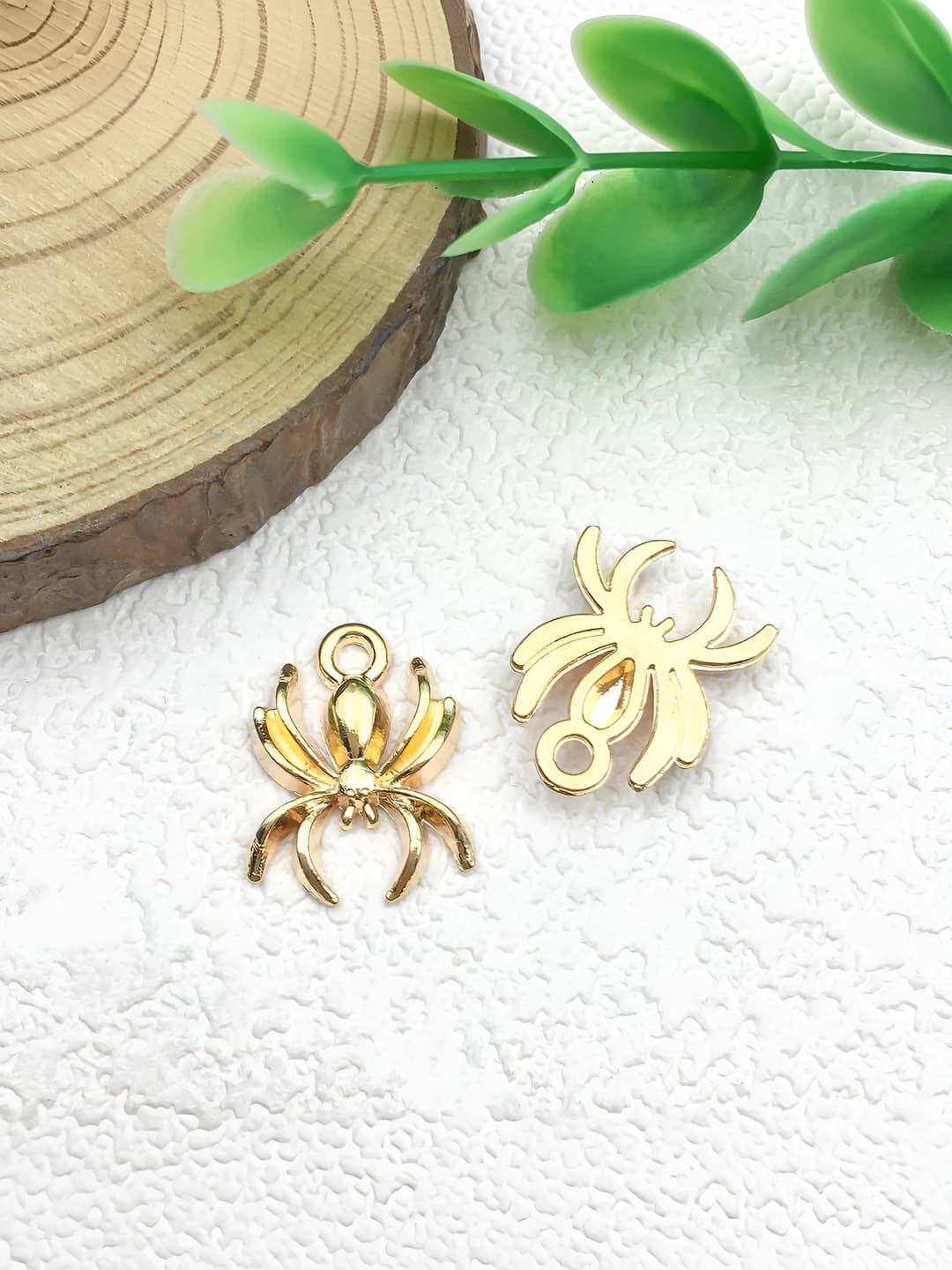1 pc small spider 13x17mm 1.15g