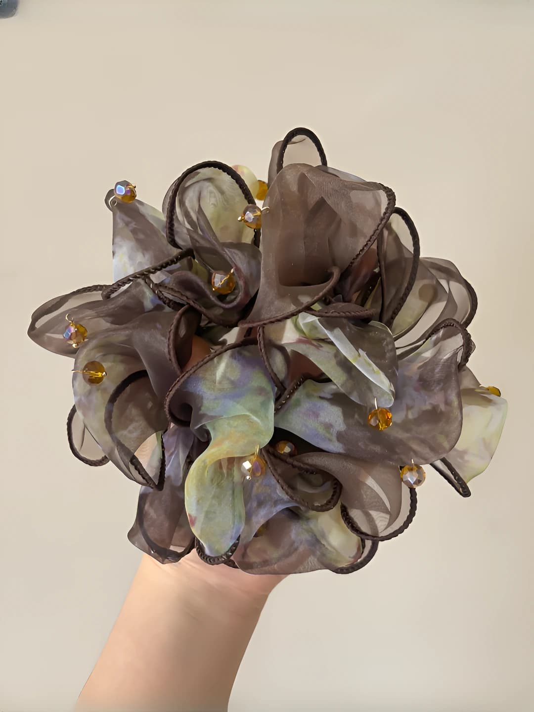Green-coffee mesh drop diamond scrunchie
