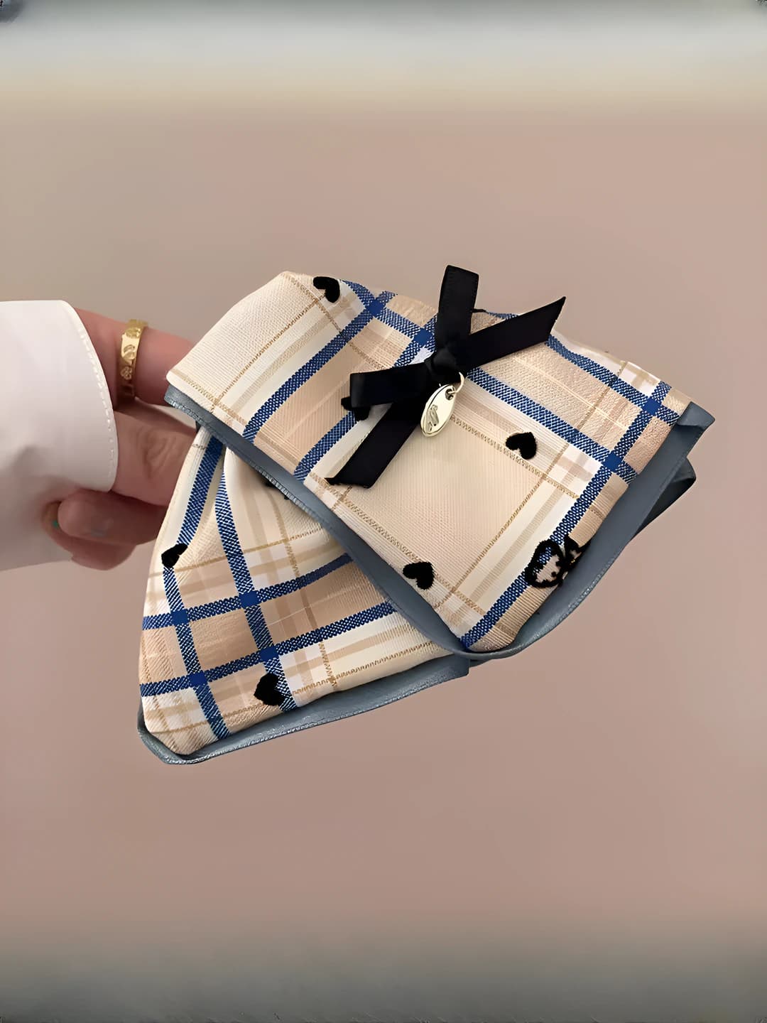 Apricot checkered