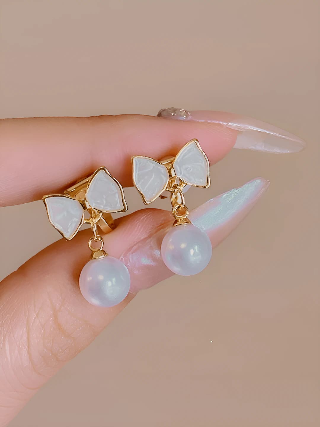 Pearl bow