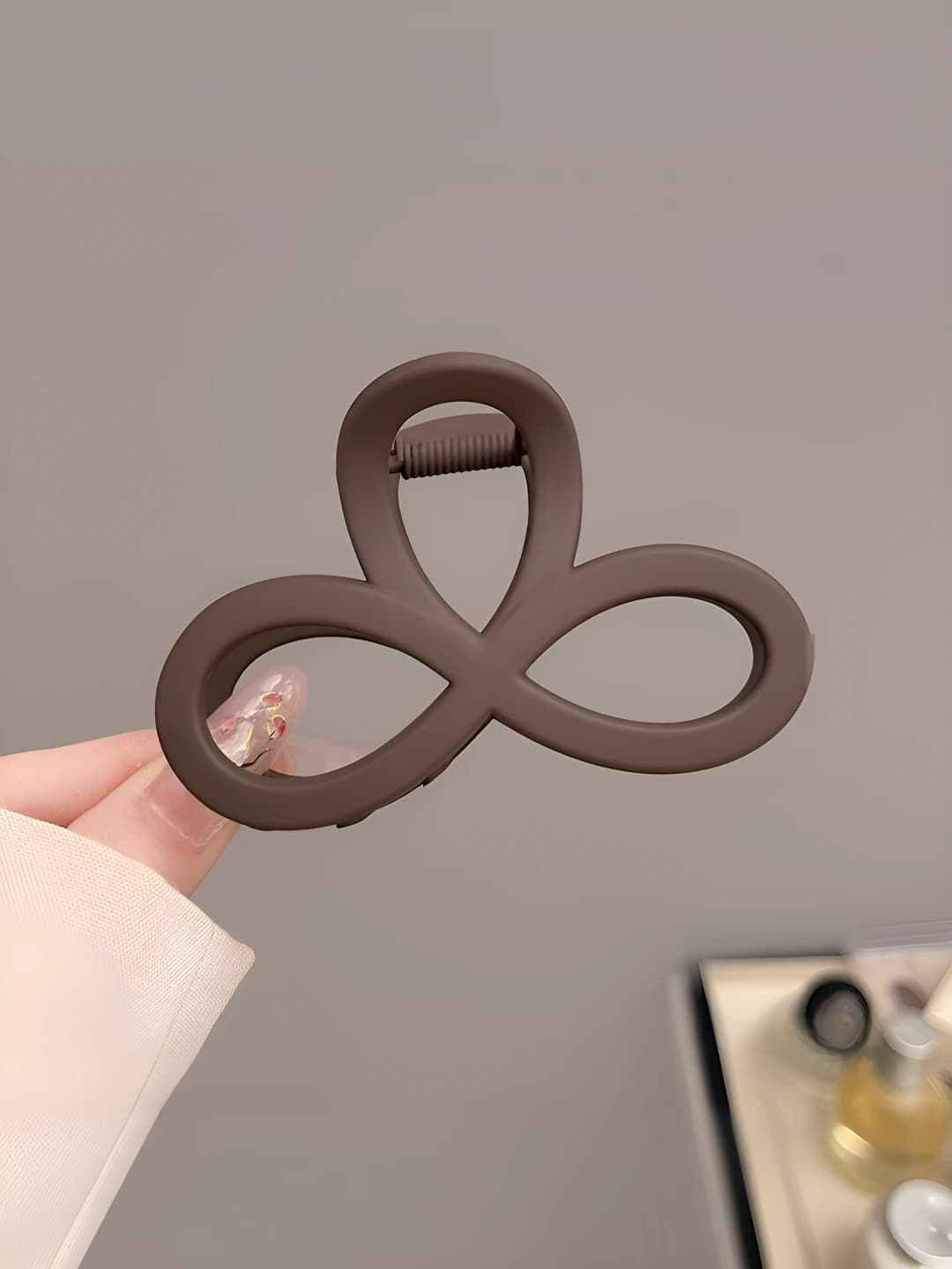 2# Coffee figure-8 clip 8cm