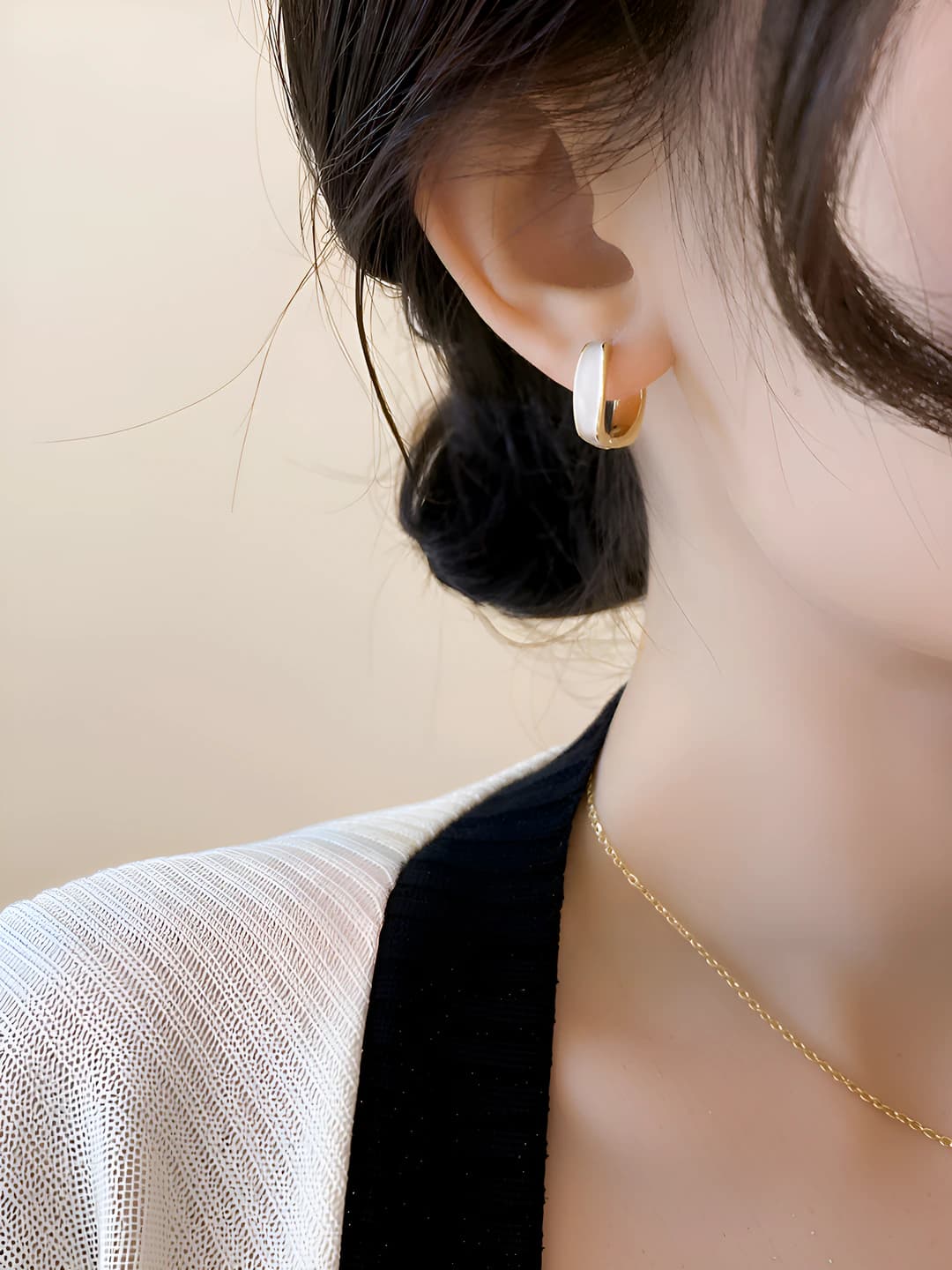 White square earrings