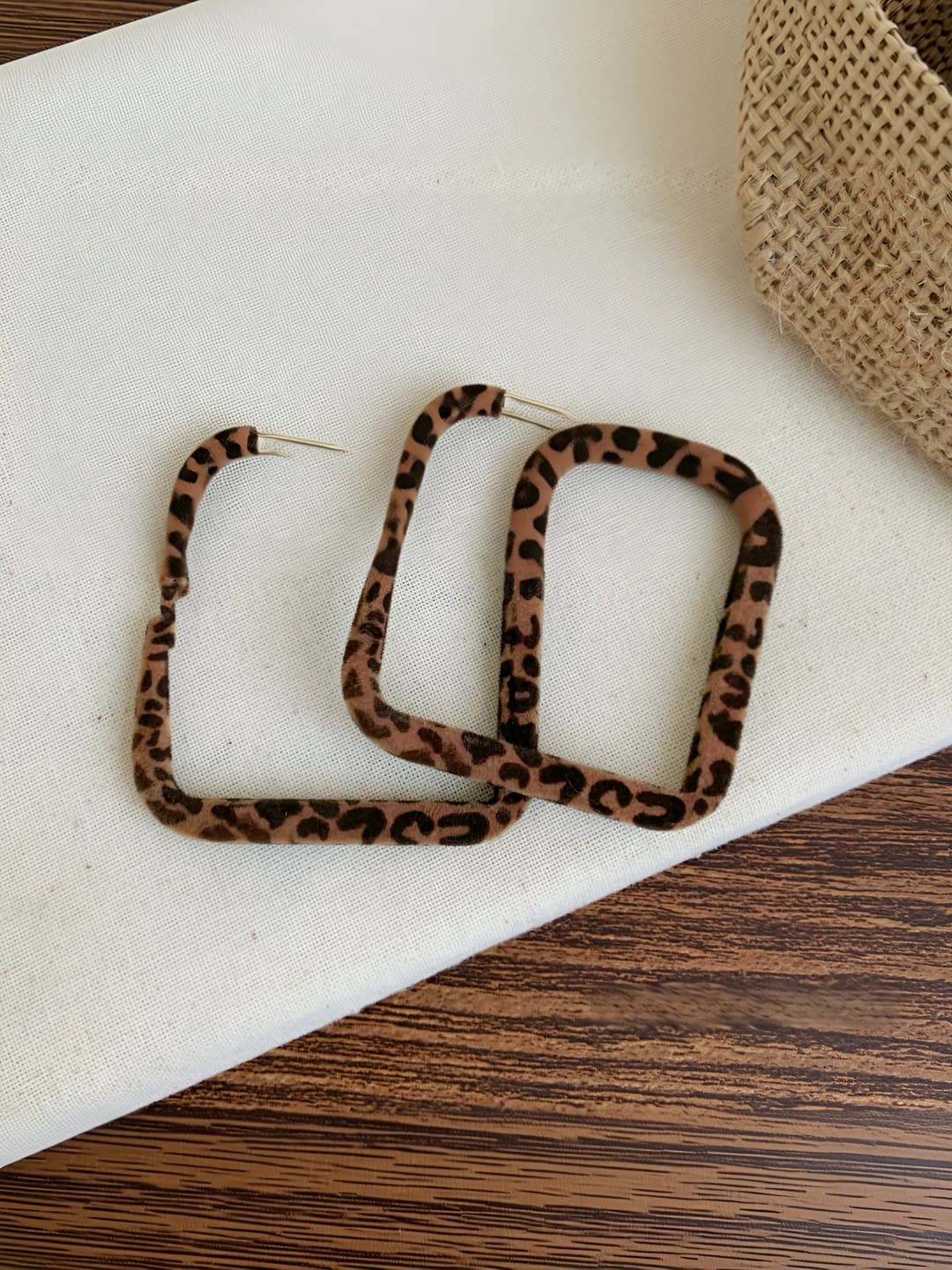 Leopard square hoop 4.5 cm