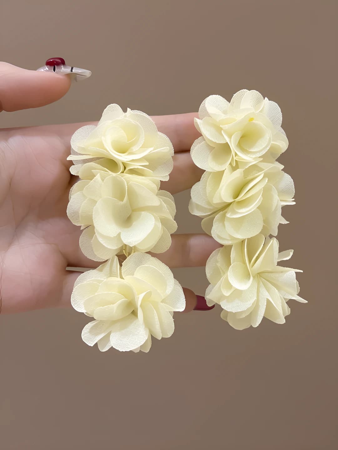Yellow flower studs - 8.5 cm
