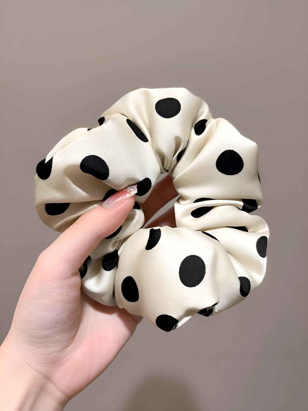 Белый в горошек, 13 см