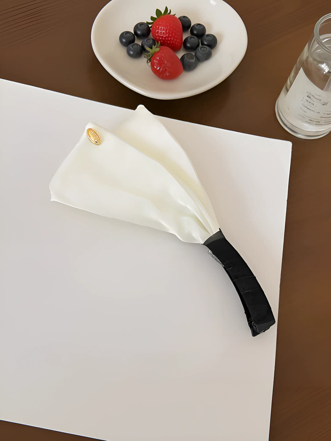 White solid banana clip