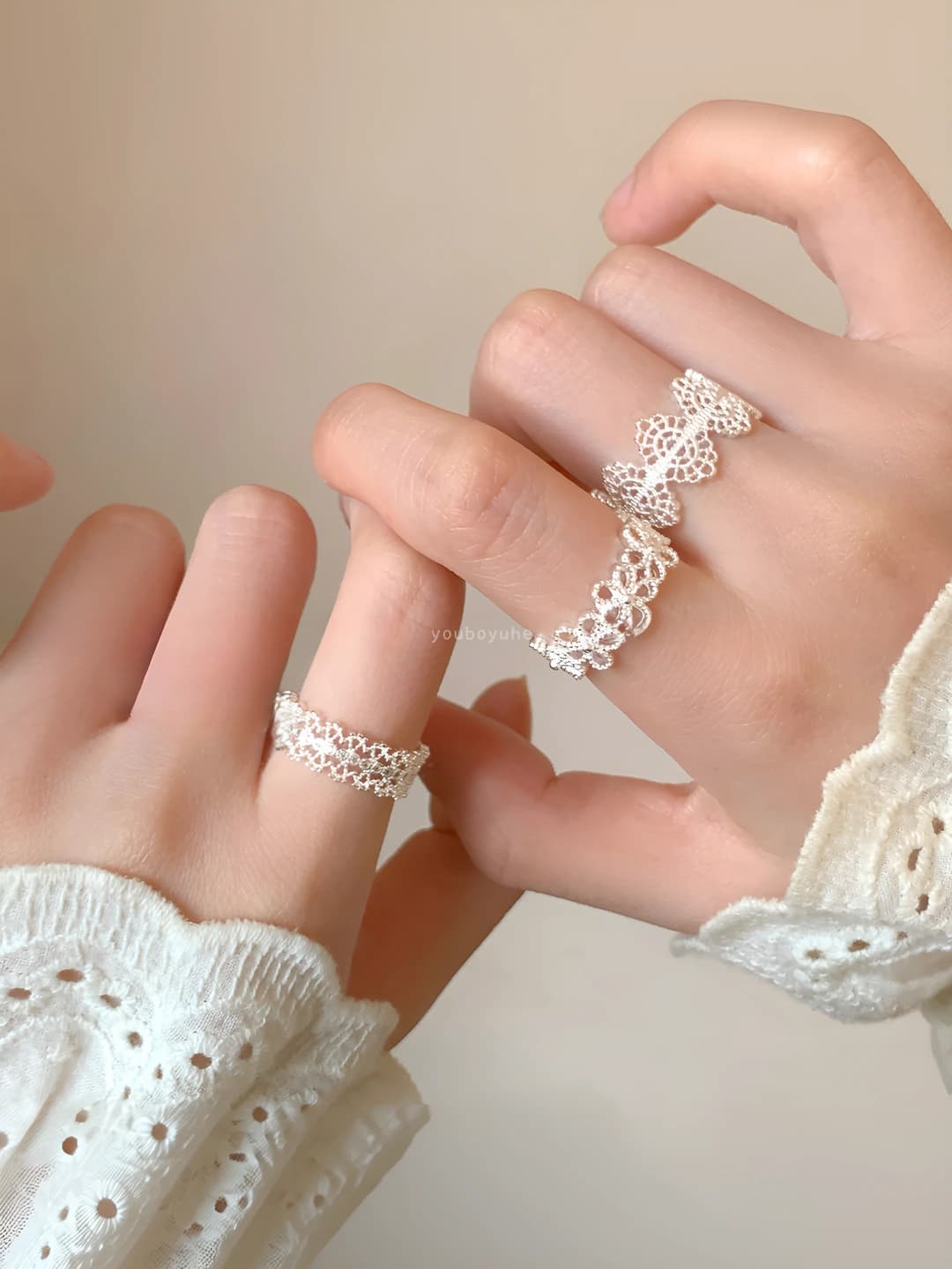 Women's lace openwork flower ring, retro and palace style wide version