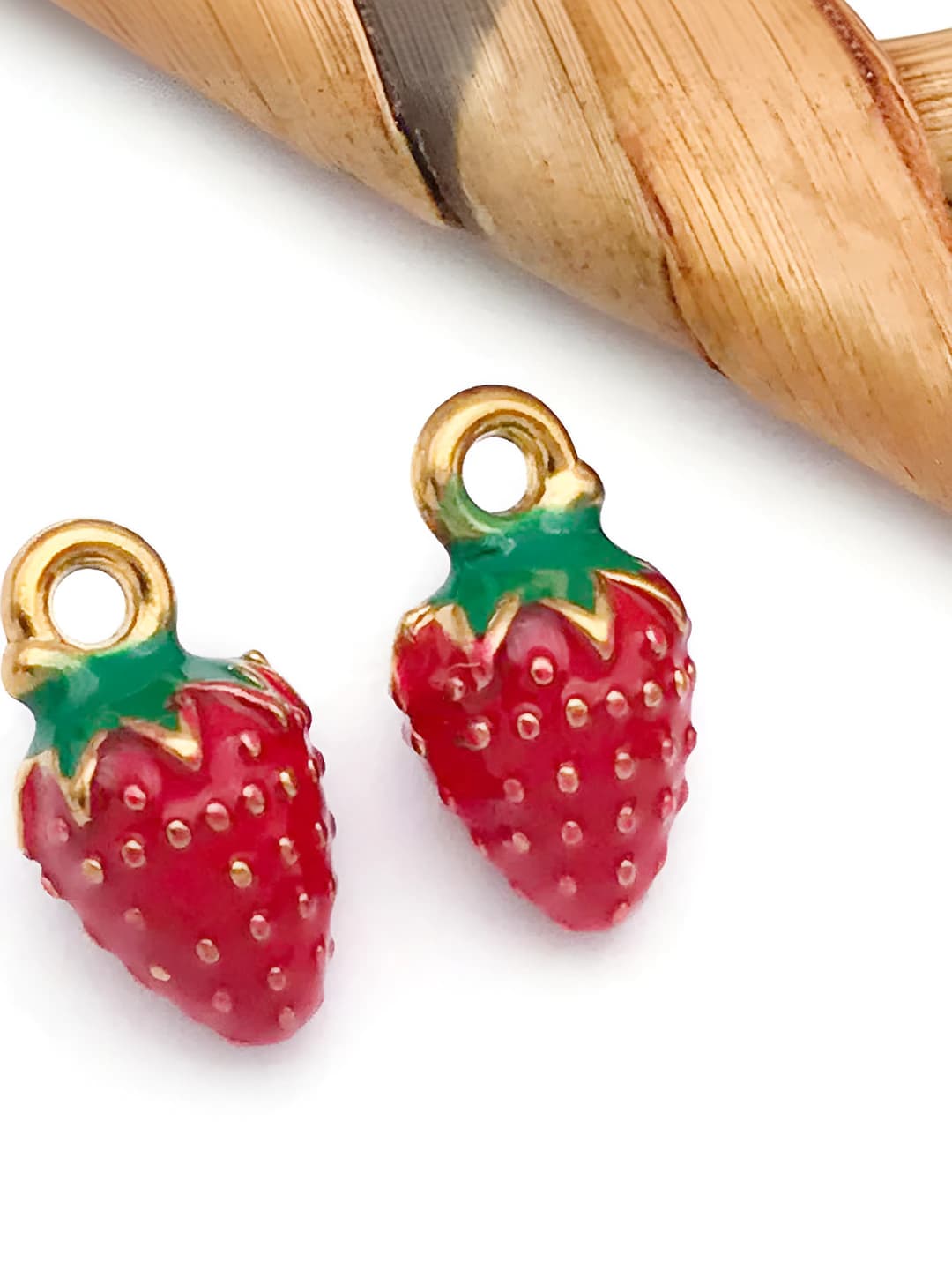 1 шт. маленький красный клубника, 6x11mm, 1.3mm, 1.0g