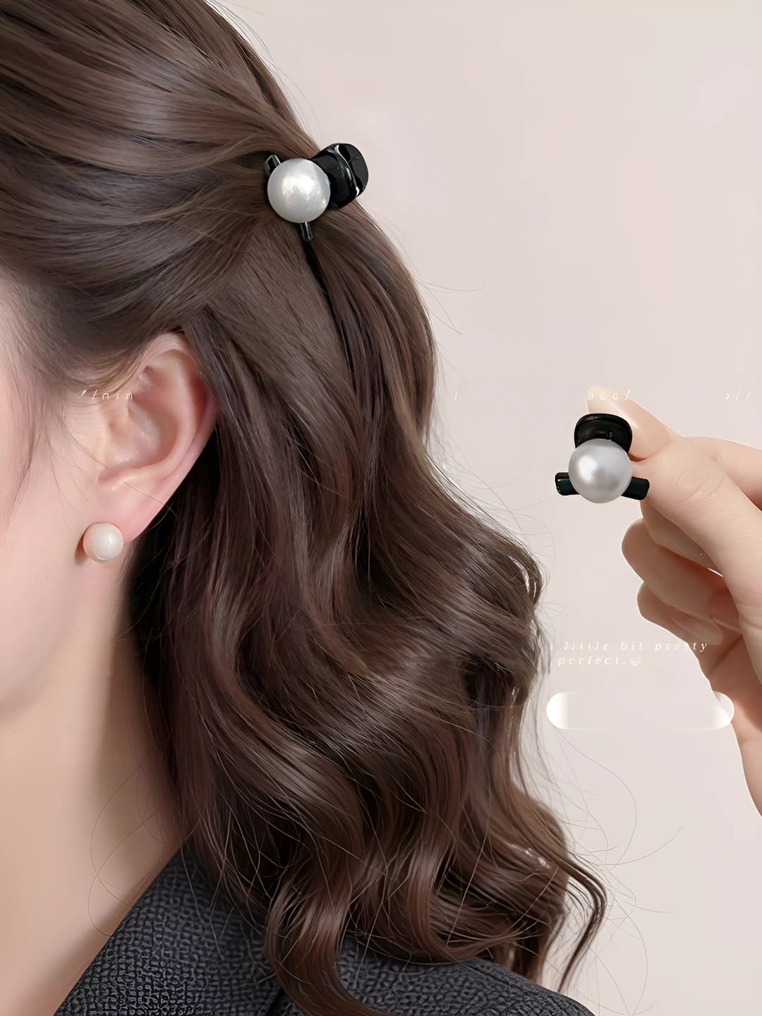 Bright white pearl clips, 1 pair