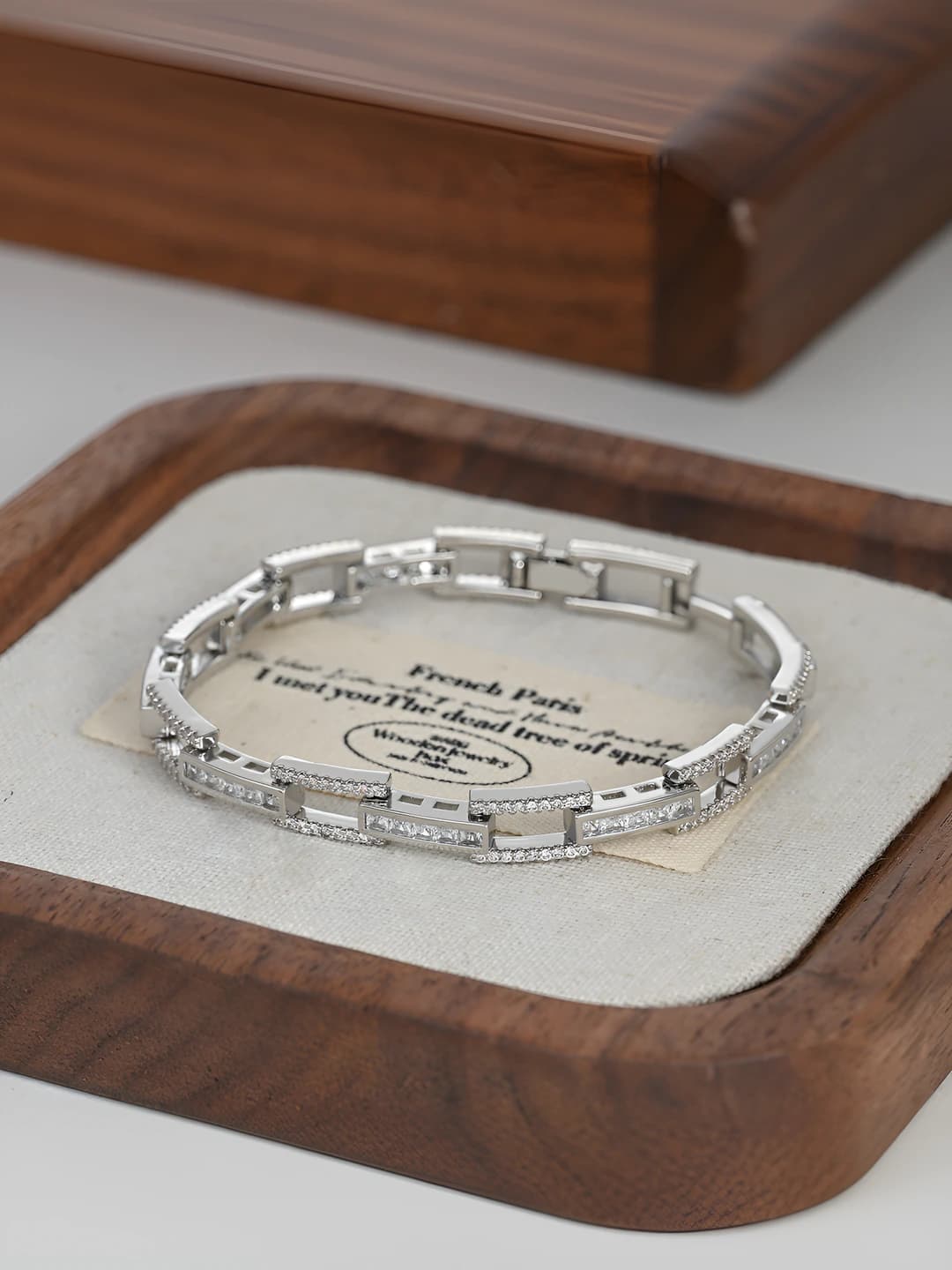 Серебряный SL89980