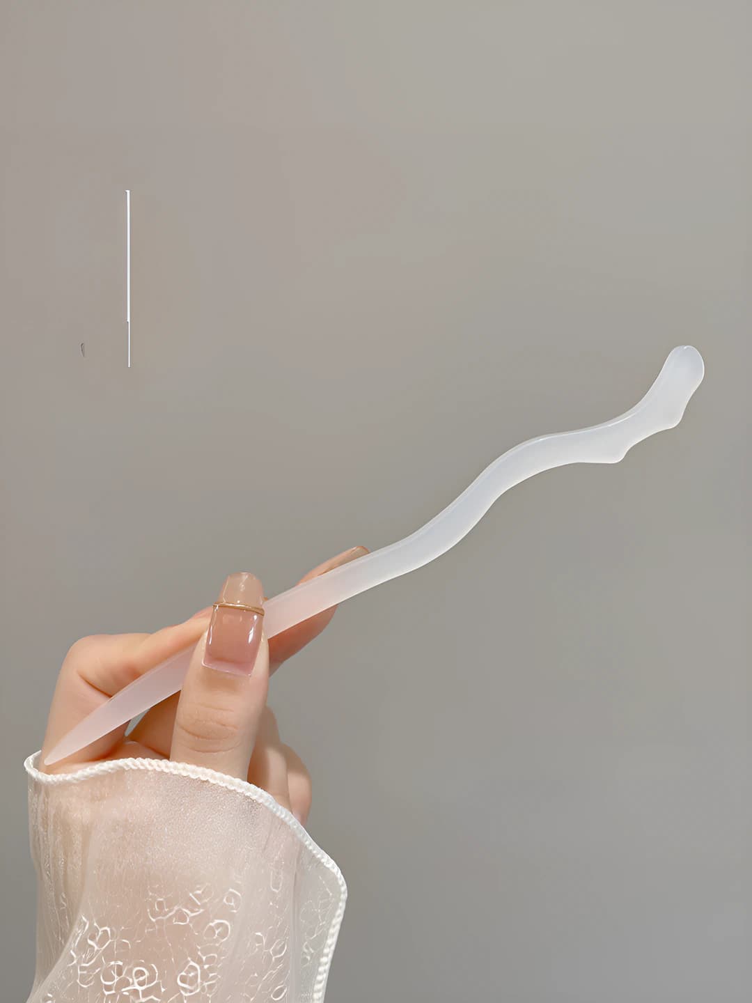 White jade heaven hair pin (bagged)