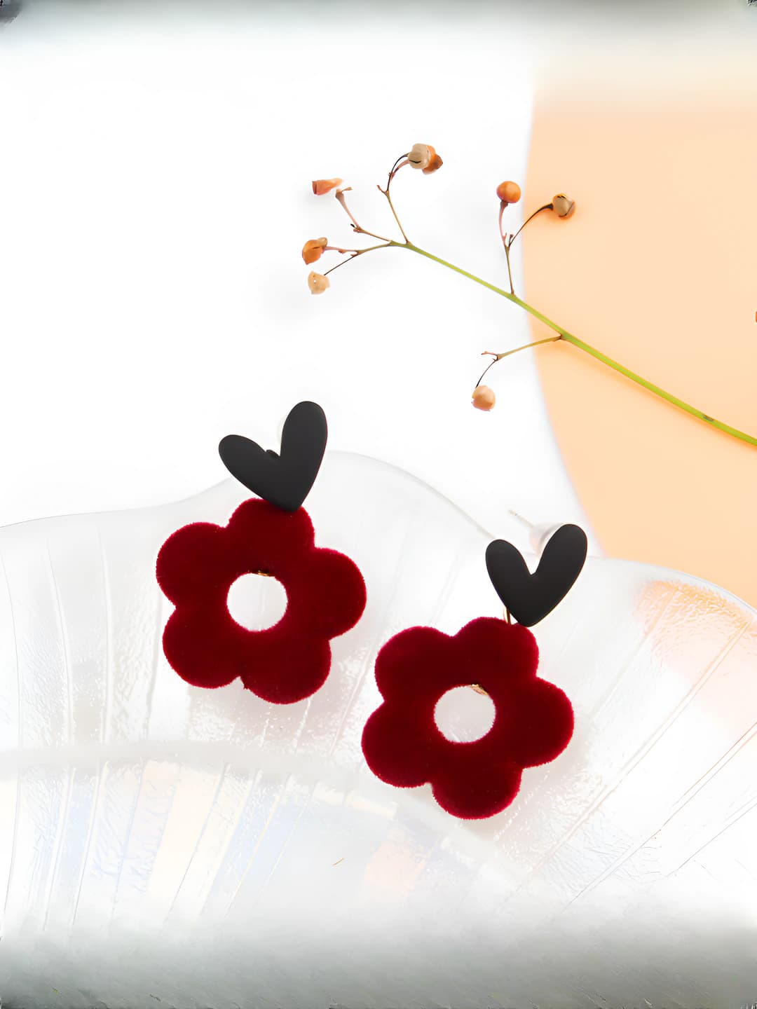 Women's Korean style earrings with flowers and hearts for autumn-winter