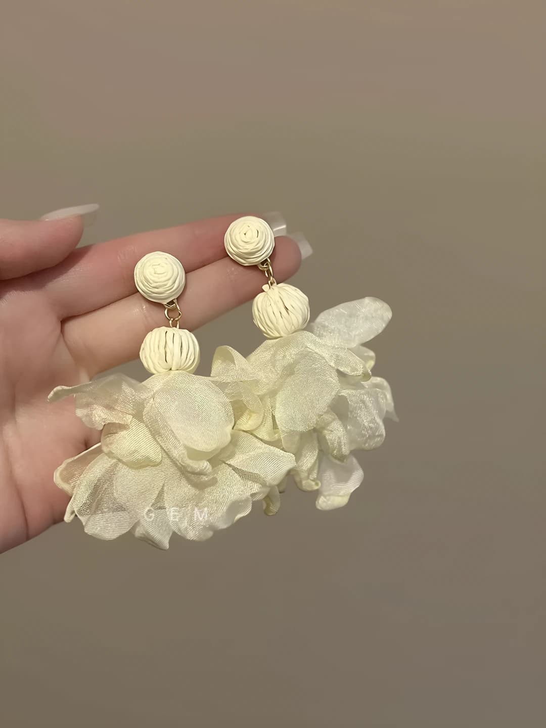 Белые raffia шифон цветы