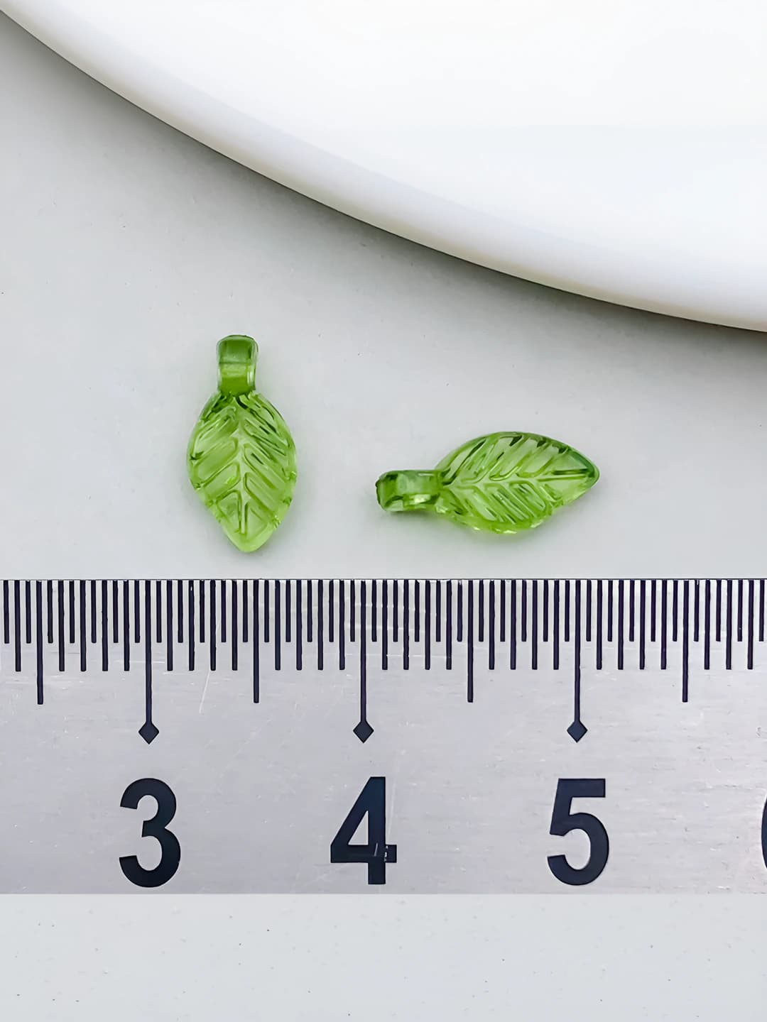 Light-dark green mini leaf
