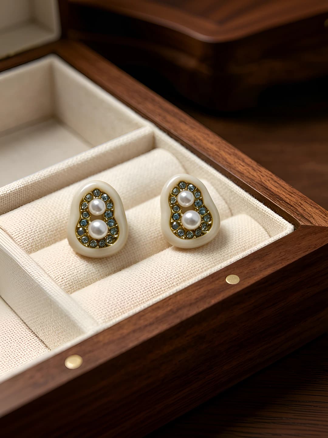 925 silver white gourd pearl stud
