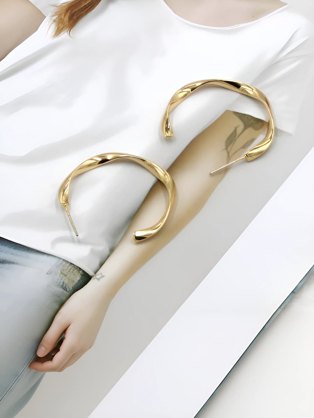 Glossy gold