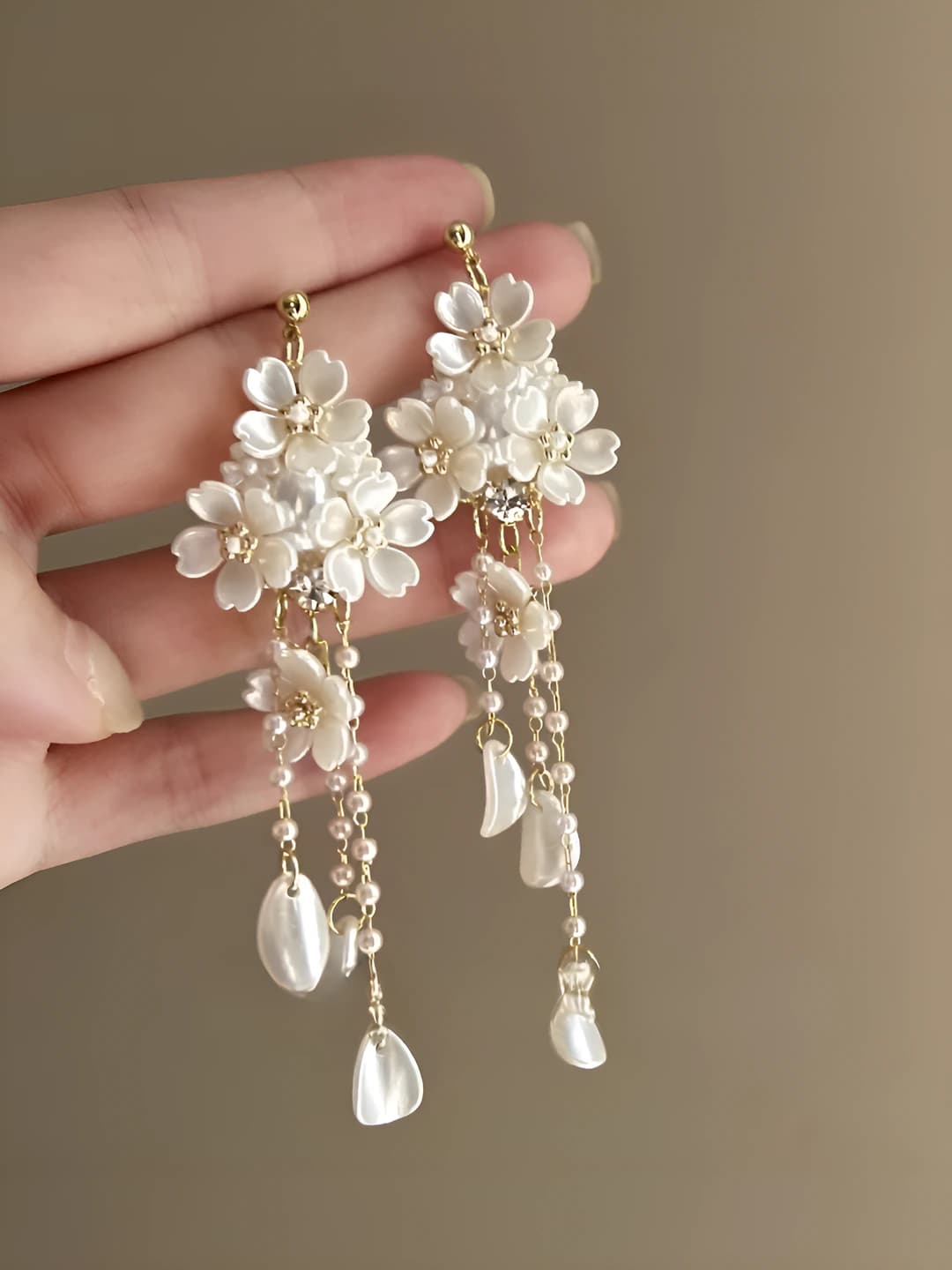 Floral pearl tassel earrings