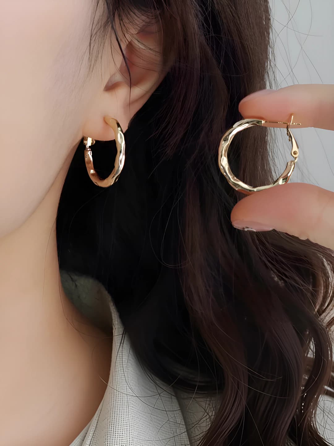 Women's geometric hoop earrings, 925 silver post, copper base, electroplated, light luxury style, business style