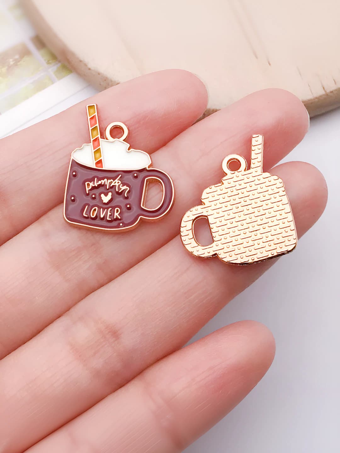 1 шт красно-коричневый эпоксид День благодарения LOVE чашка 21x18mm-1.2g-19336