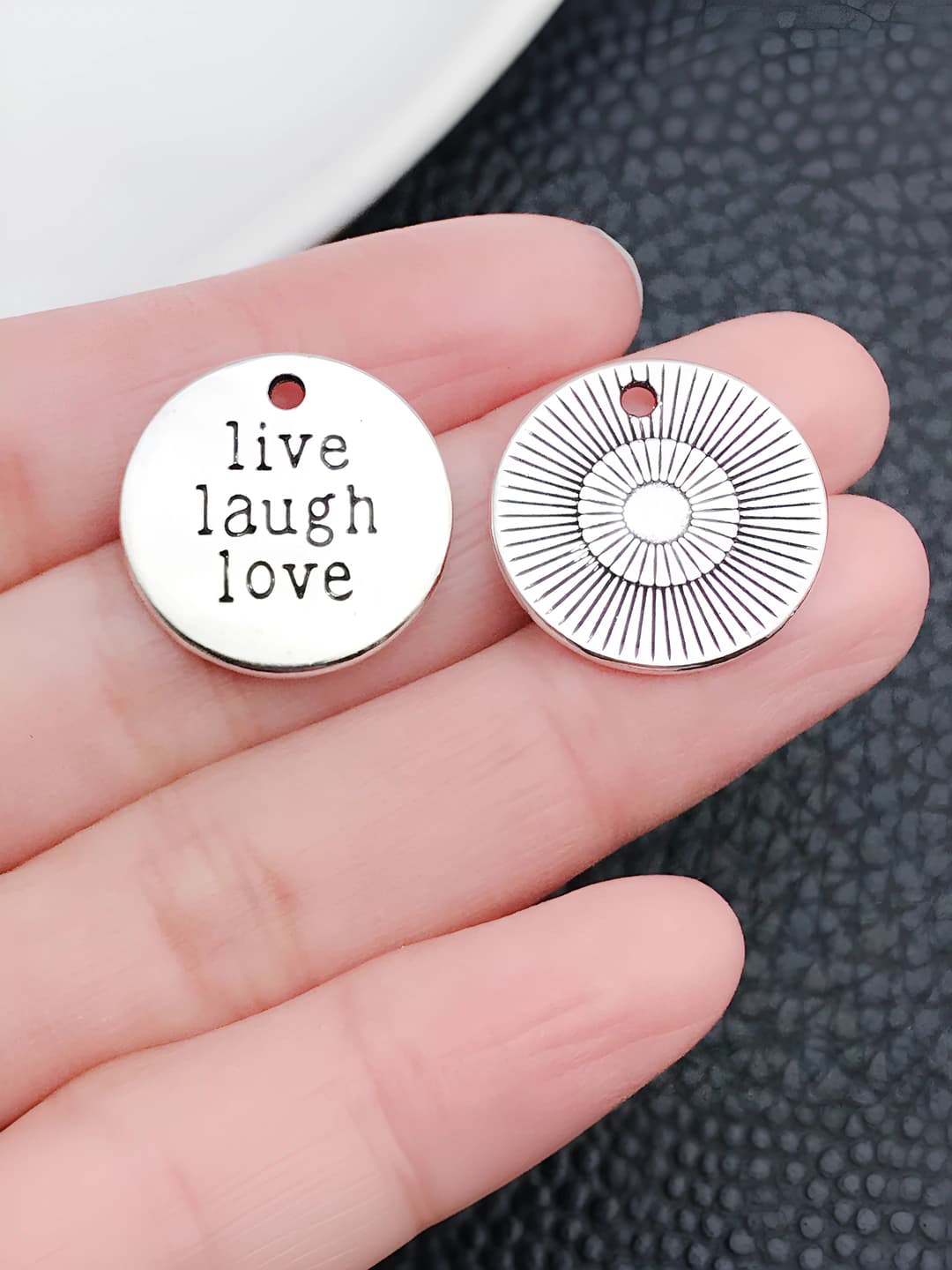 Qadimiy kumush doira 'livelaughlove', 19x19mm, 2.7g