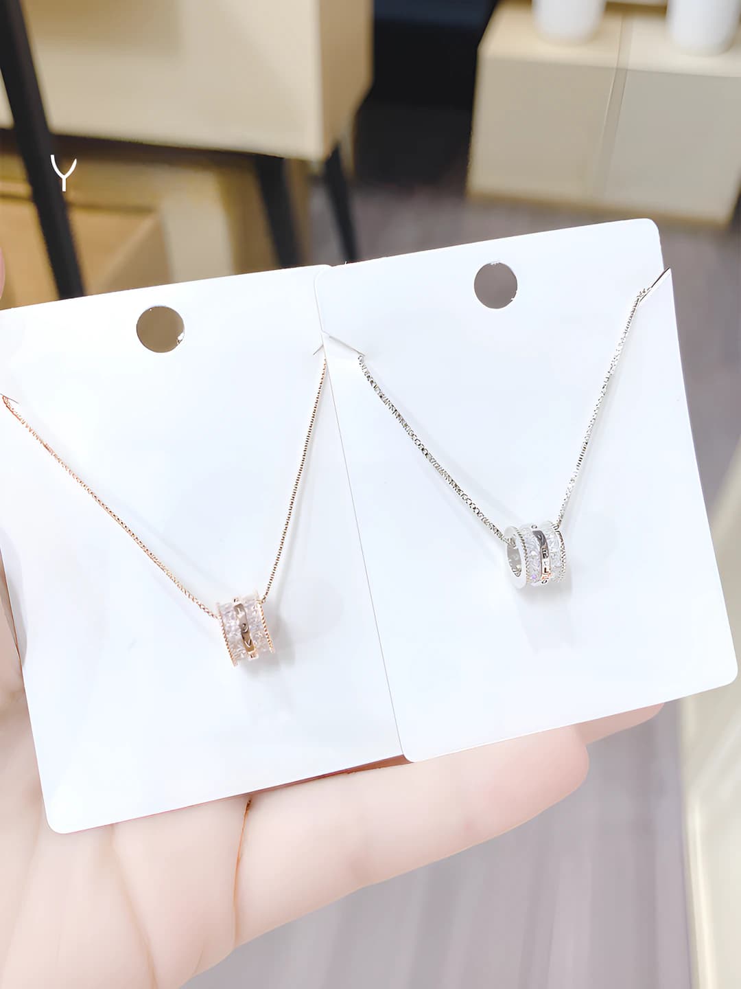 Women's geometric bronze pendant necklace, Korean style