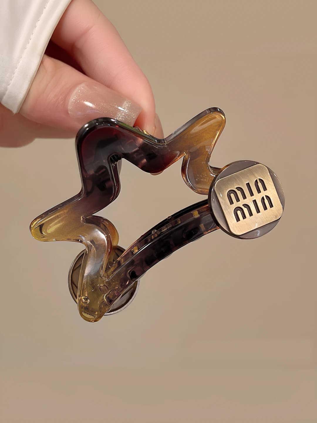 Ambar rang ~6 cm
