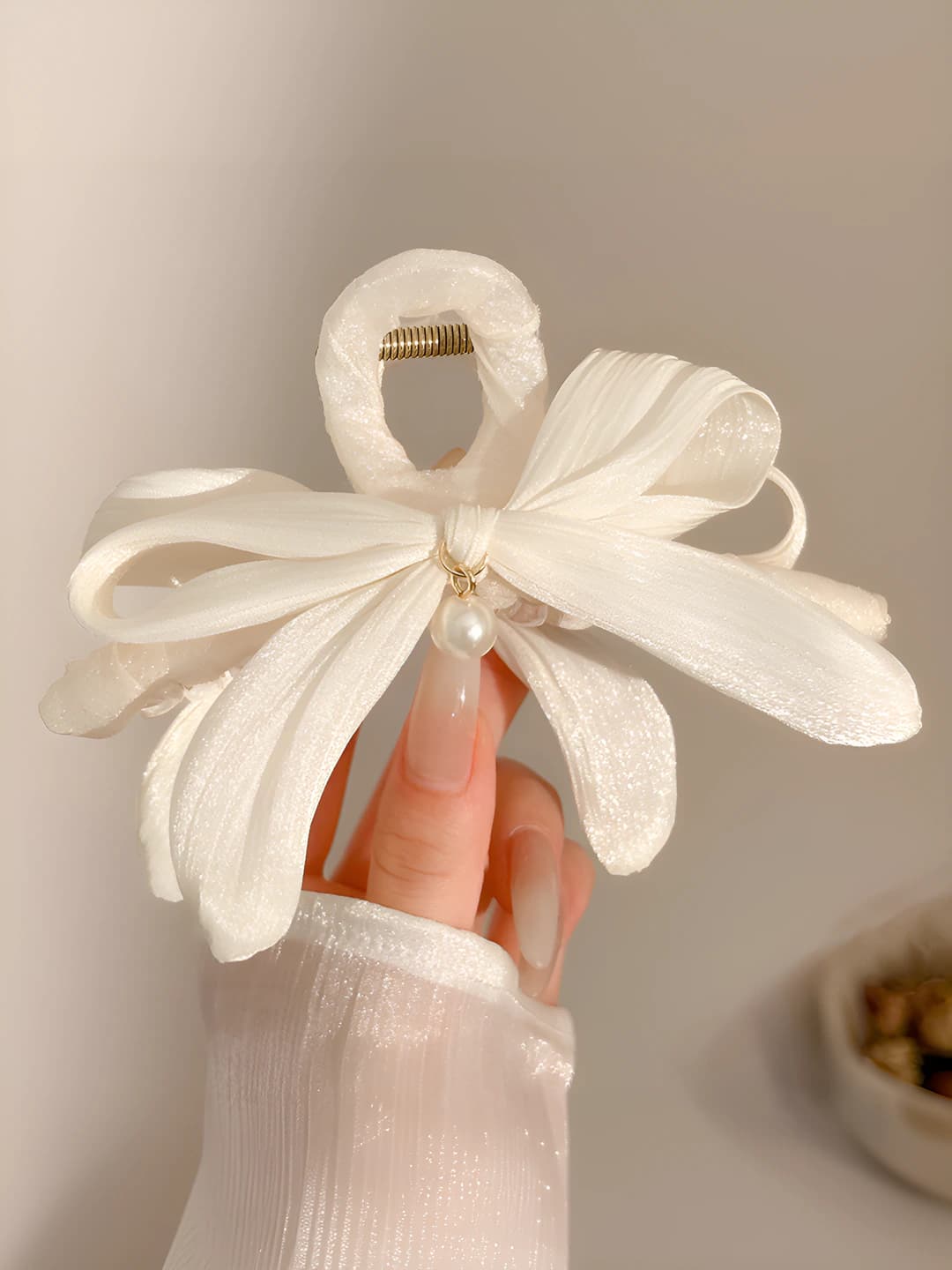 Beige bow 13 cm