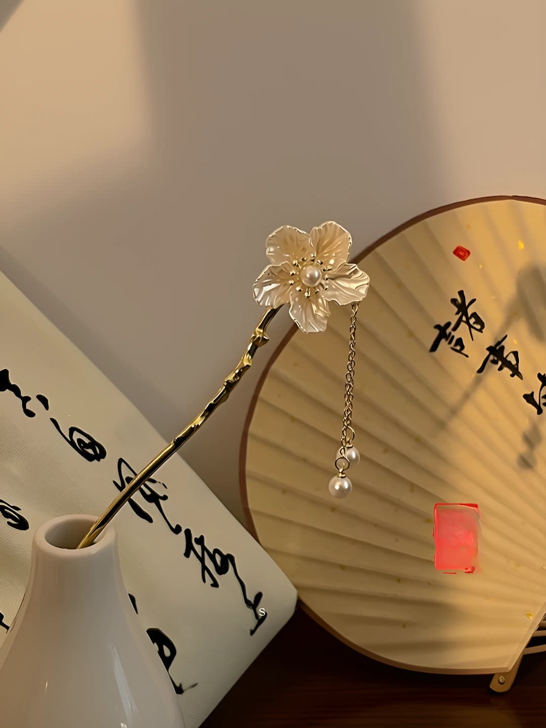 Gold shell flower tassel hairpin