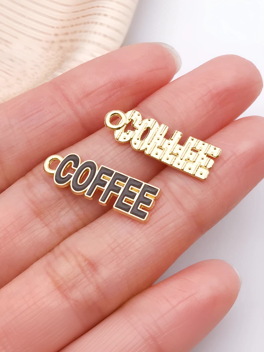 1 шт тёмно-кофейный, кофейные буквы COFFEE, 22x7mm, 0.6g