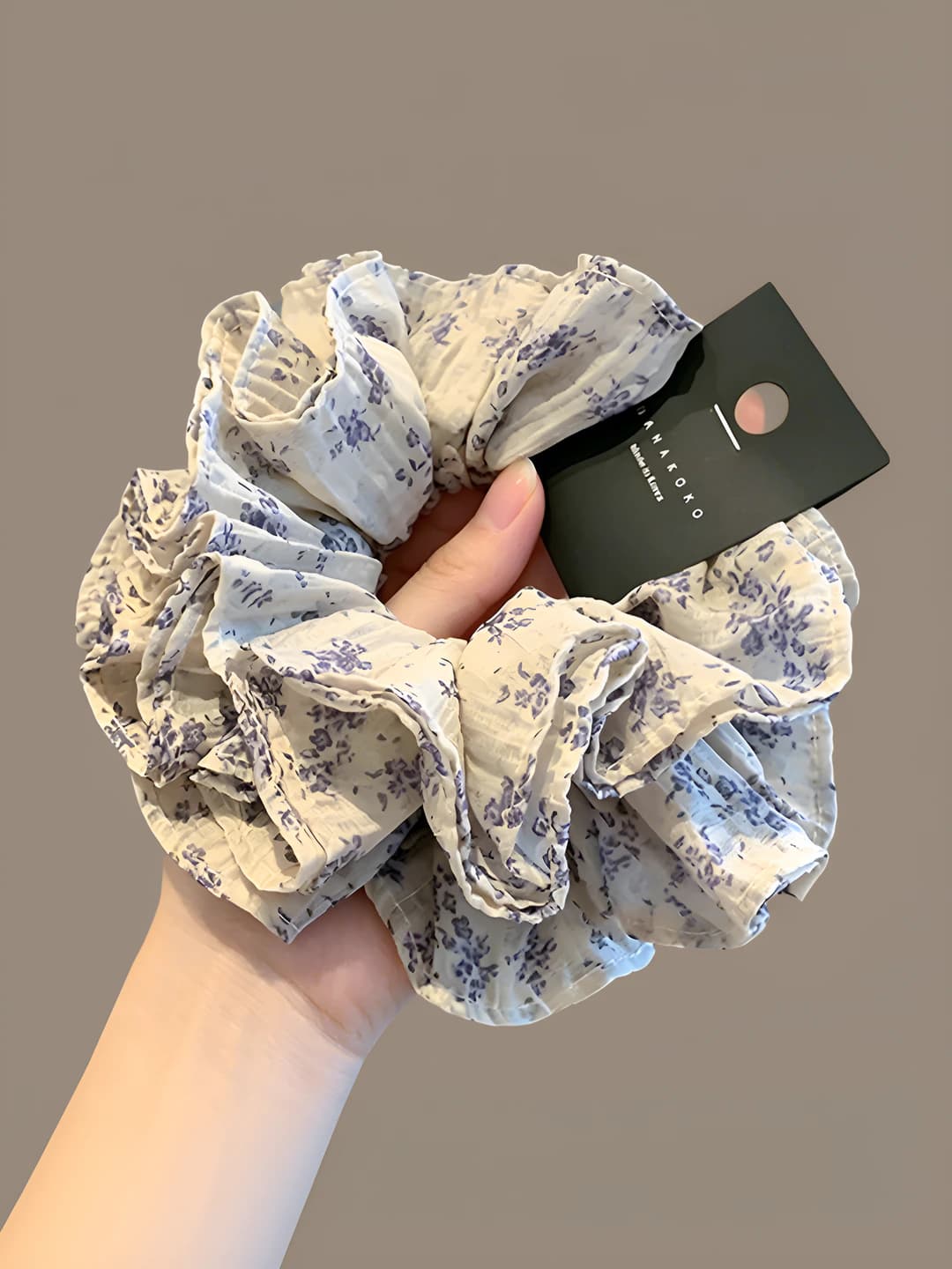 1# Oatmeal grey, floral, ~14 cm