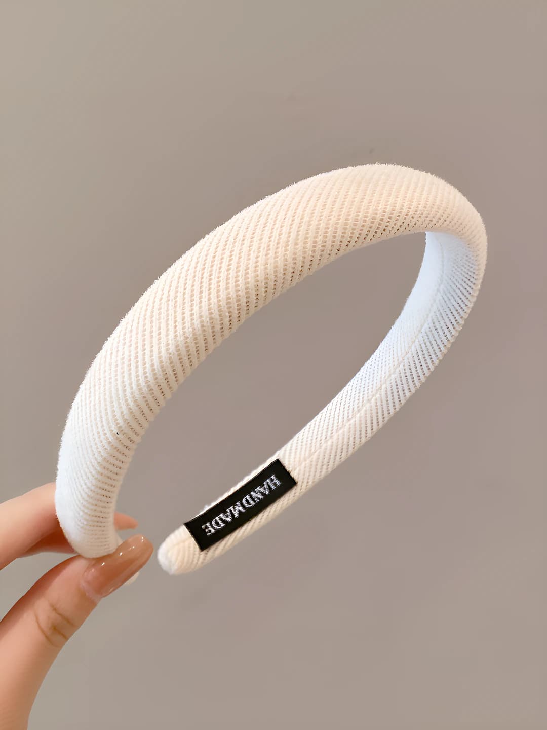 18# Cream white, variant B