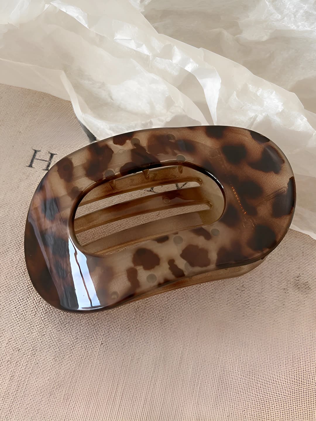 Yaltiroq kul leopard