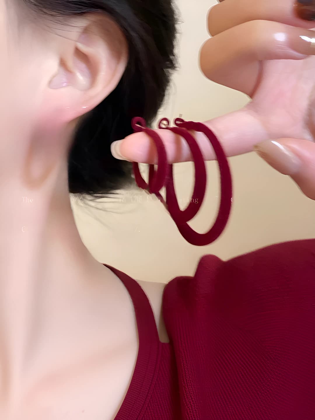 Women's flocked hoop earrings in anclara red, retro style autumn-winter 2026