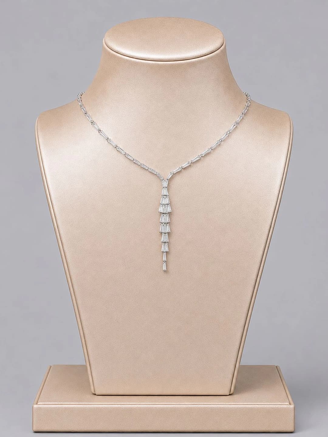 Silver versatile commute necklace set