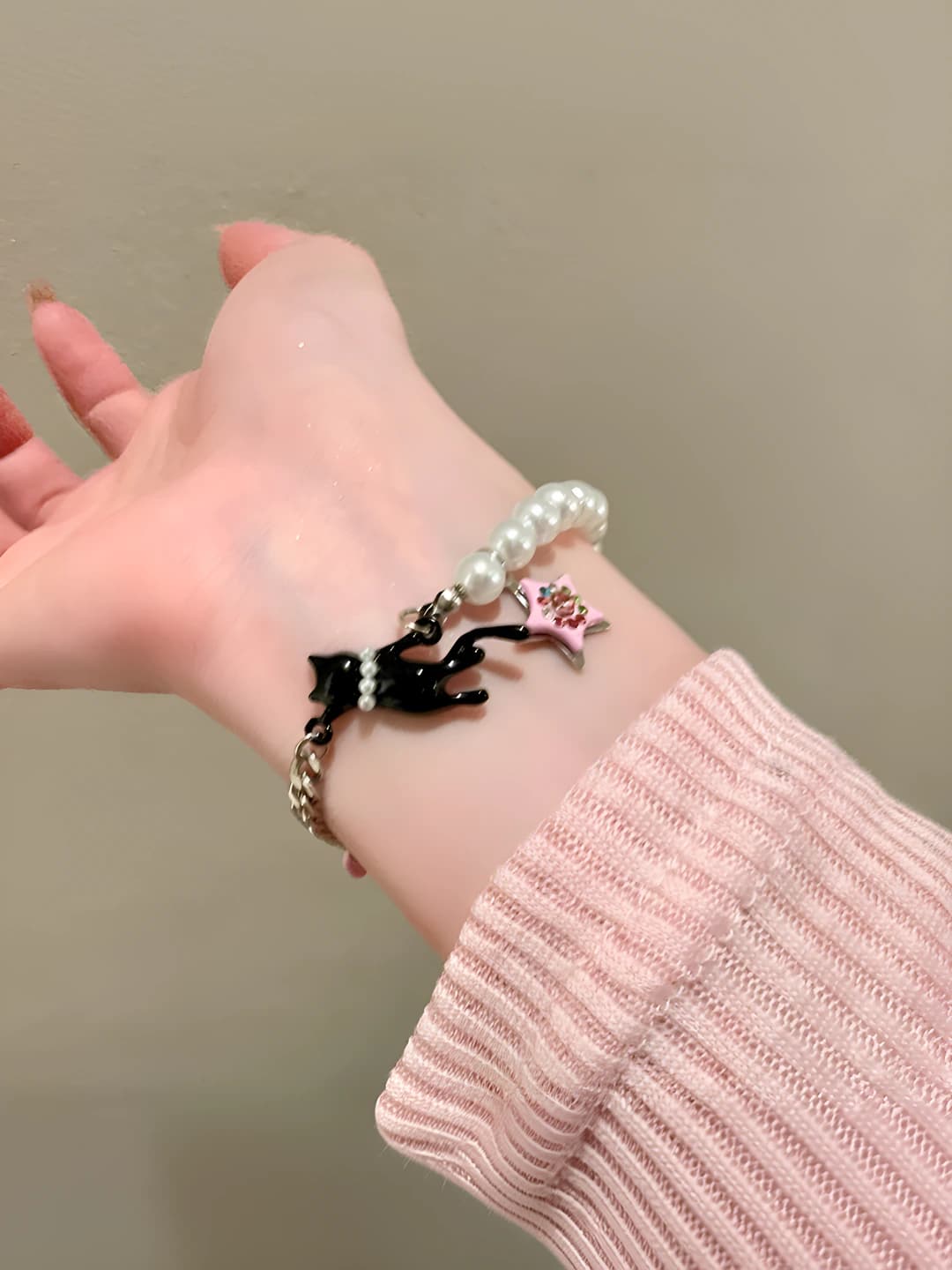 Pearl kitten bracelet