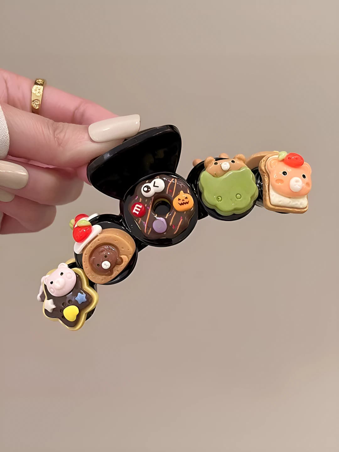 Yaltiroq karton donut tutqich
