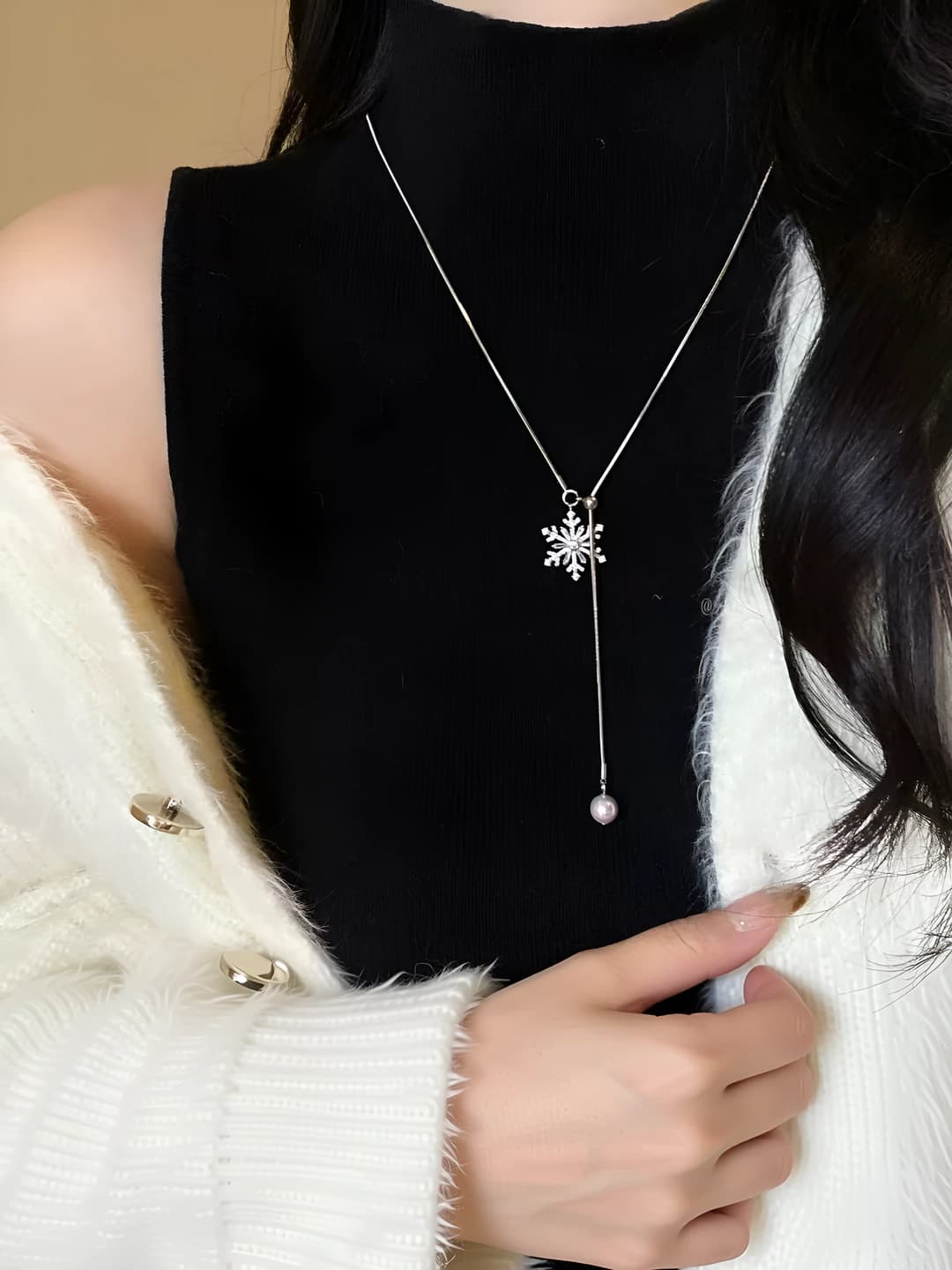 Women's zircon snowflake pendant necklace on chain for sweater, 2026, light luxury style