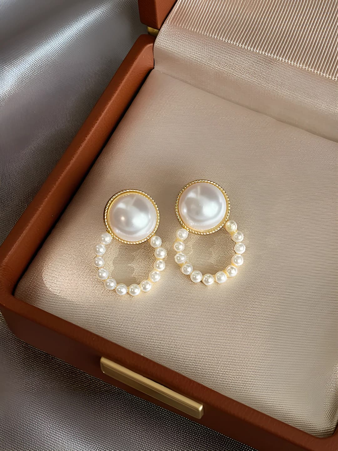 Pearl circle earrings