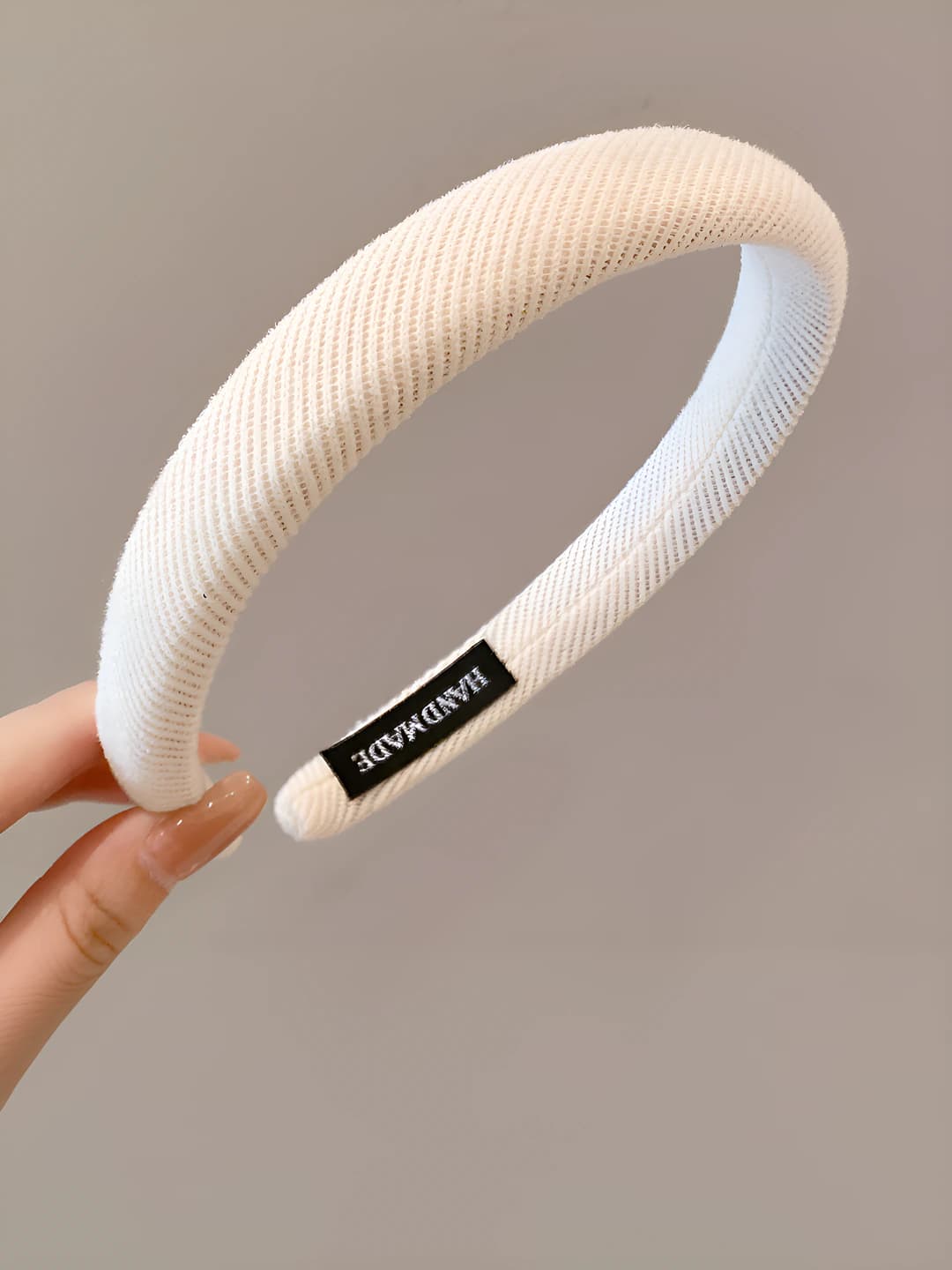18# Cream white, variant B