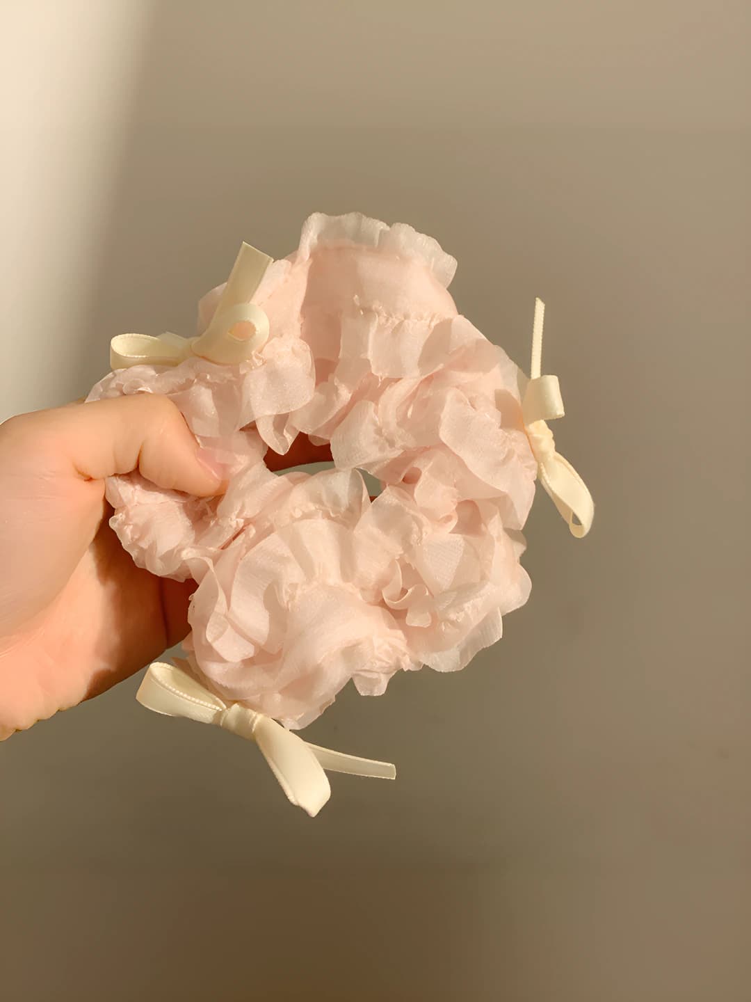 Off-white, pink bow 10 cm