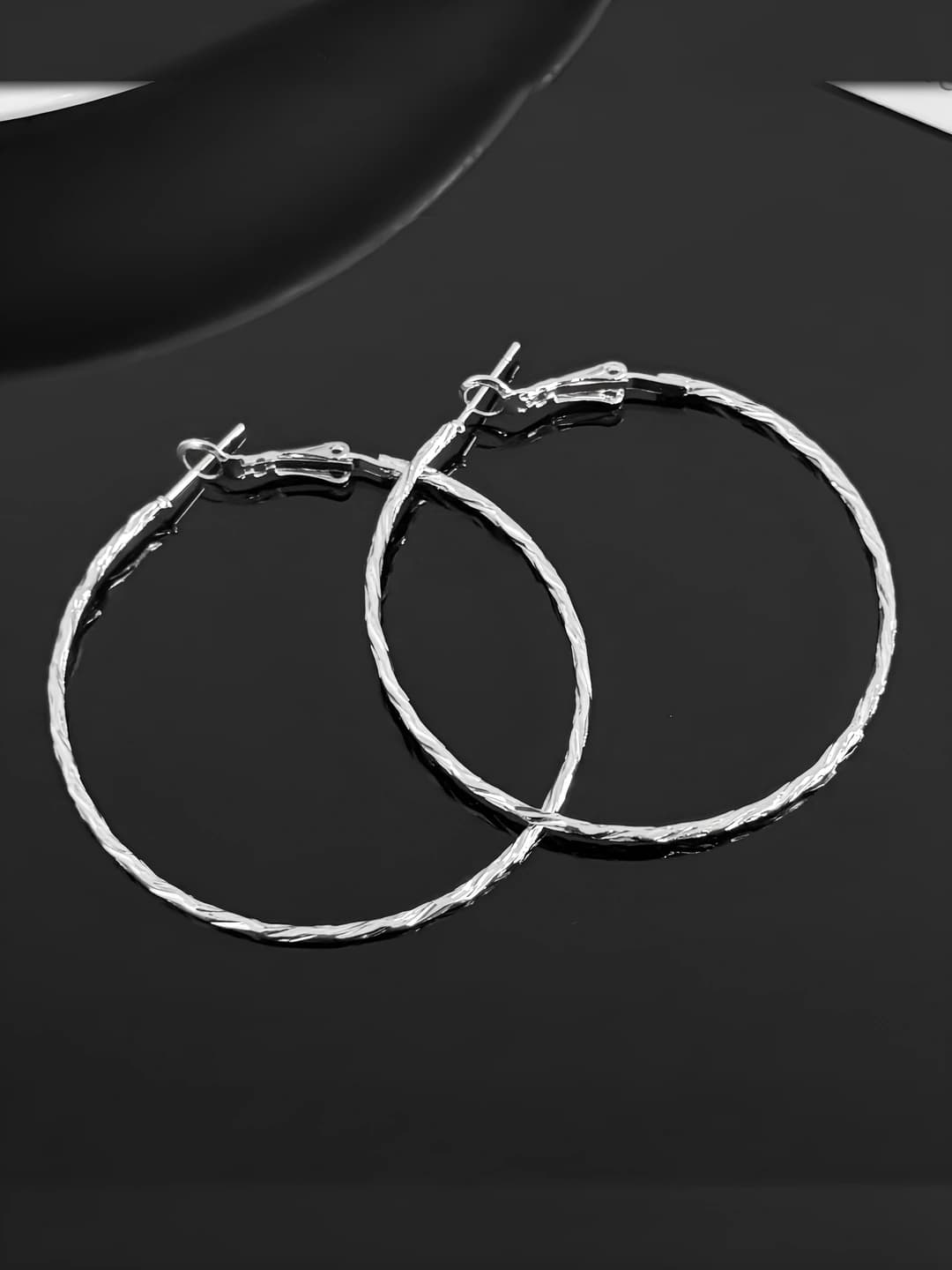 Silver thin hoop