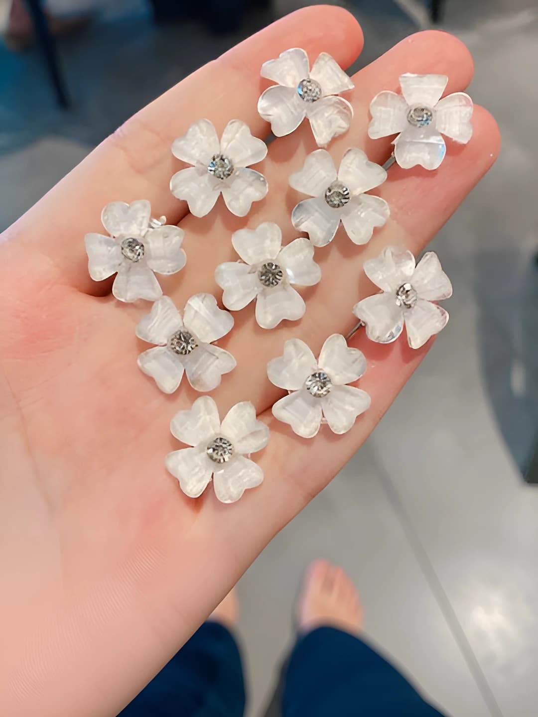 2# Clover white 10 pcs 1.5 cm