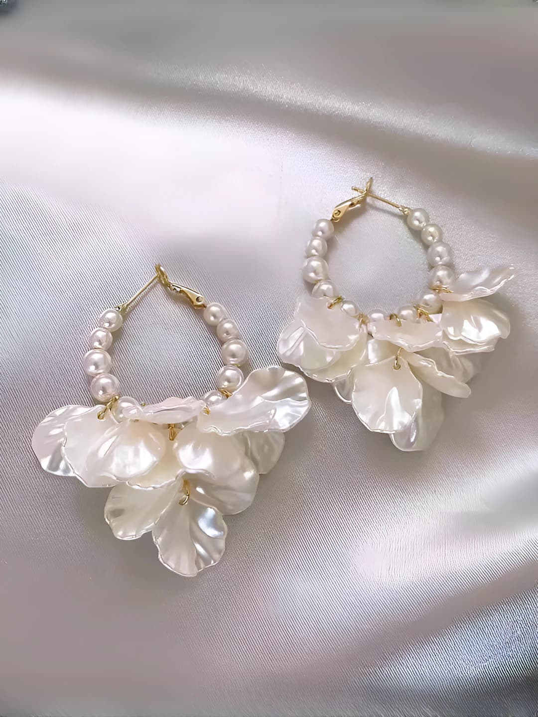 Pearl floral fringe earrings