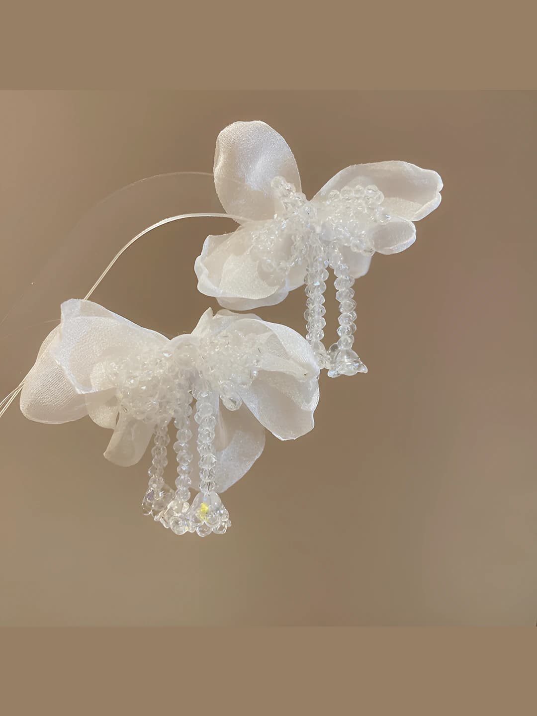 43# Silver - White - Bow