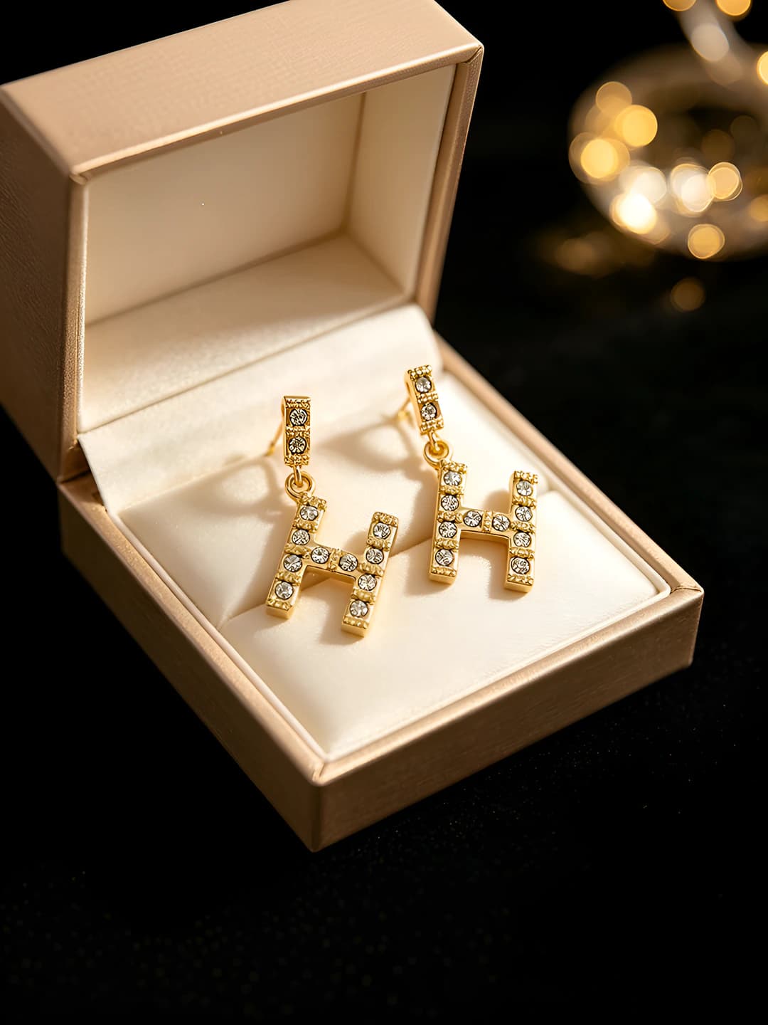 H shape diamond stud