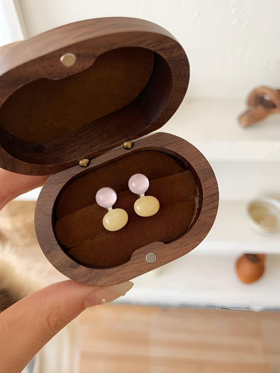 Pink-yellow bead ear stud